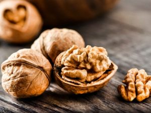 Walnut reduces some cardiovascular risk factors in obese subjects.
